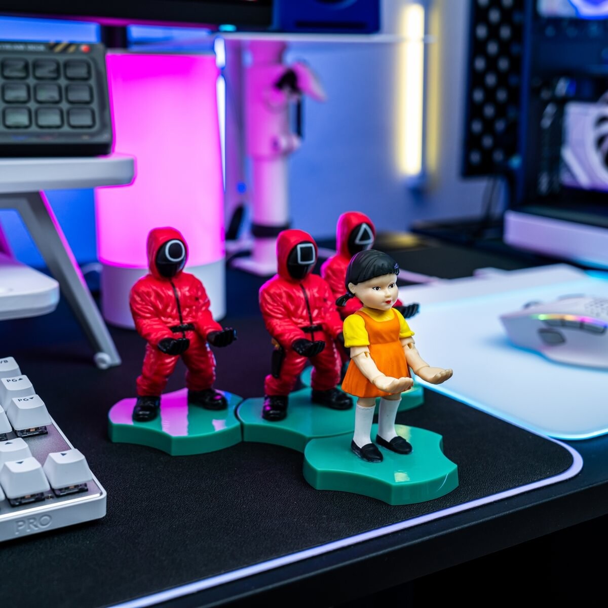 Holdems By Cable Guys - Square Guard Figur - Squid Game