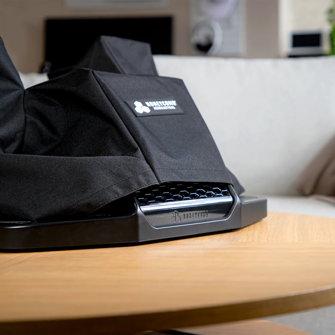 Honeycomb - Dust Cover For Charlie