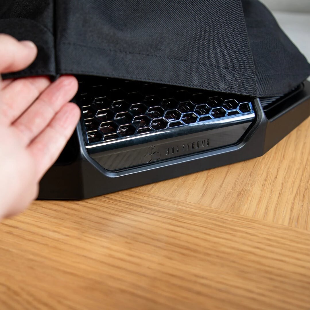 Honeycomb - Dust Cover For Charlie