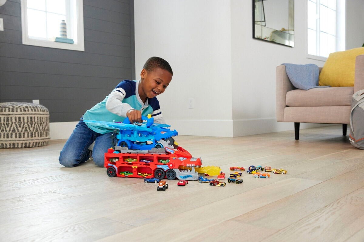 Hot Wheels - City Ultimate Dual Dragon Raceway Transporter Sæt