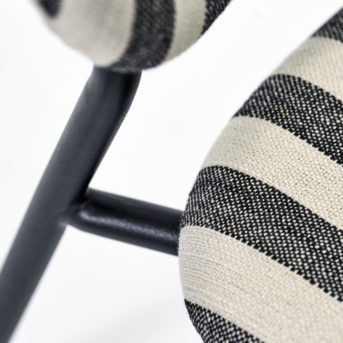 House Doctor - Loungestol - Hdlonga - Indendørs - Sort Råhvid