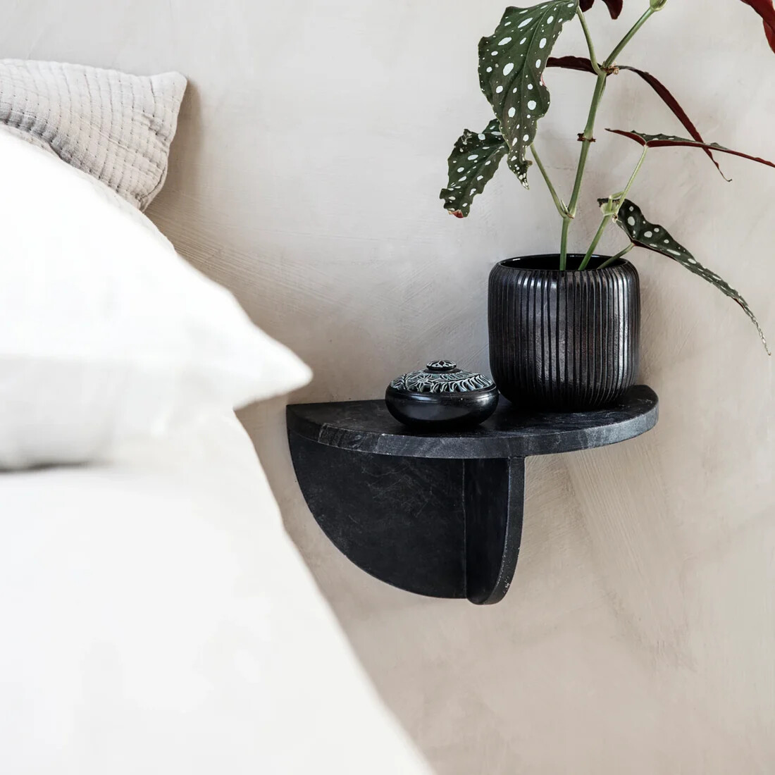 House Doctor - Sidebord - Væghængt - Hdmega - Marmor - Sort