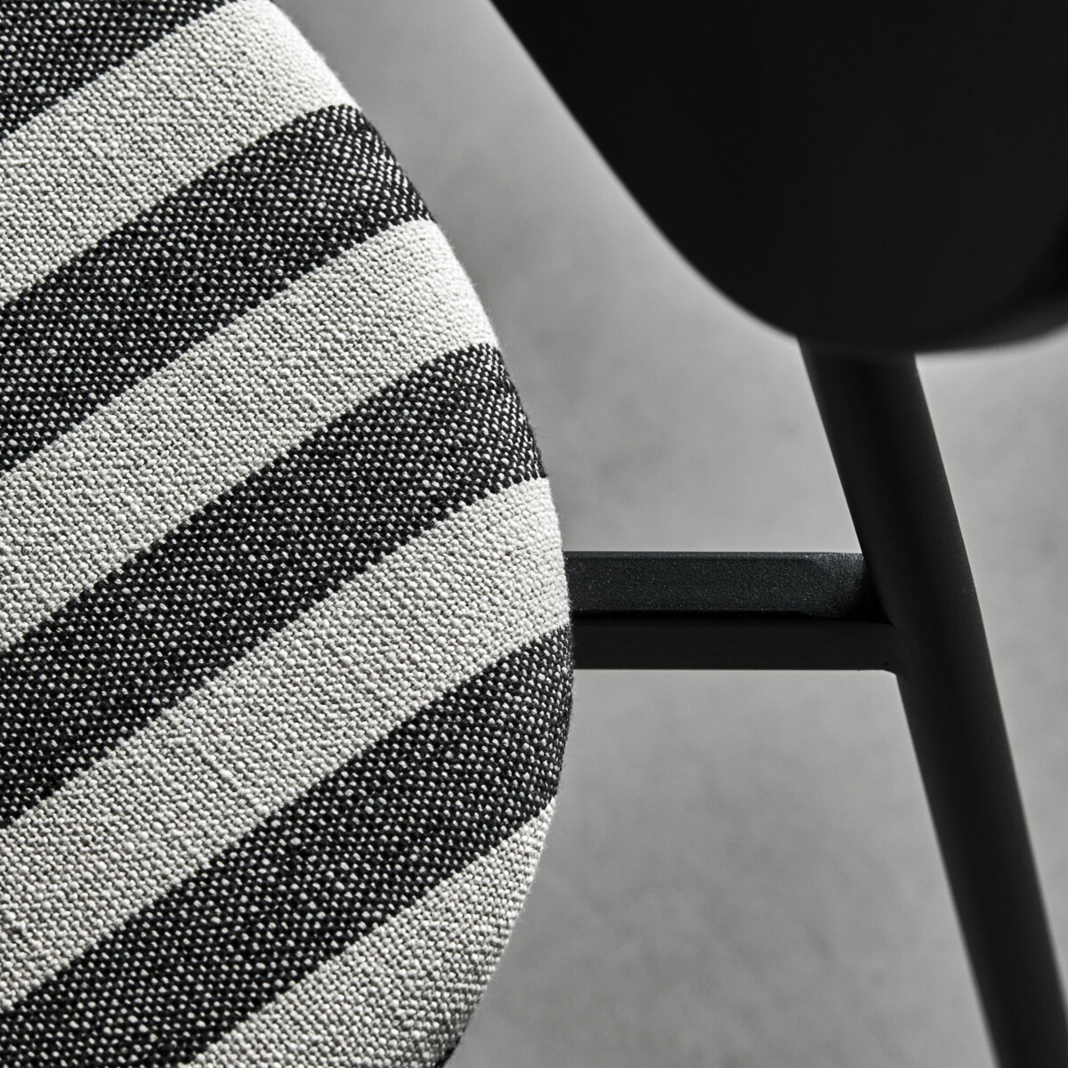 House Doctor - 2 Spisebordsstole - Hdmust - Stål - Sort Råhvid