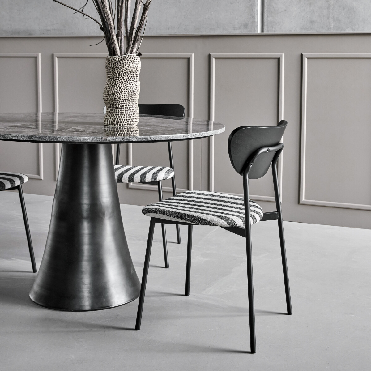 House Doctor - 2 Spisebordsstole - Hdmust - Stål - Sort Råhvid