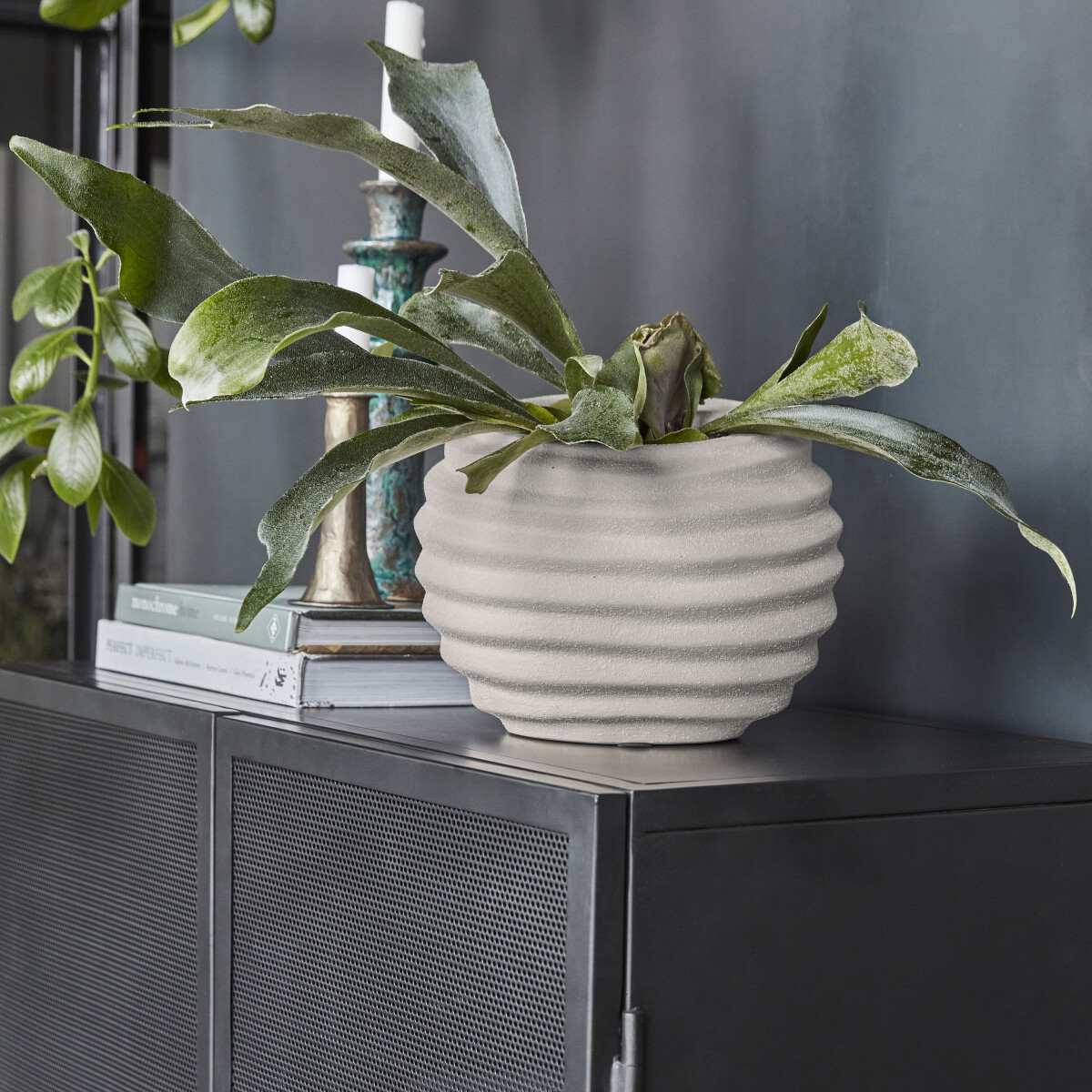 House Doctor - Urtepotteskjuler - Happ - Råhvid - 20X23 Cm