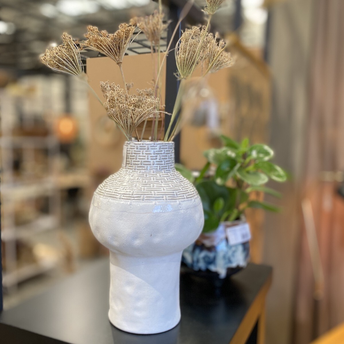 Bloomingville - Iyore Vase - Hvid - Stentøj - H 23 Cm