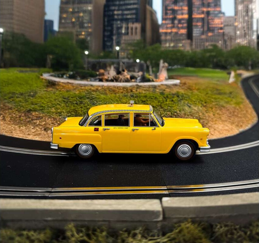 Scalextric C4606 - James Bond Checker Taxi Cab Bil - 1 32