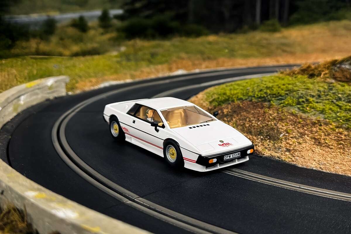 James Bond Lotus Esprit Turbo White For Your Eyes - C4631 - Scalextric