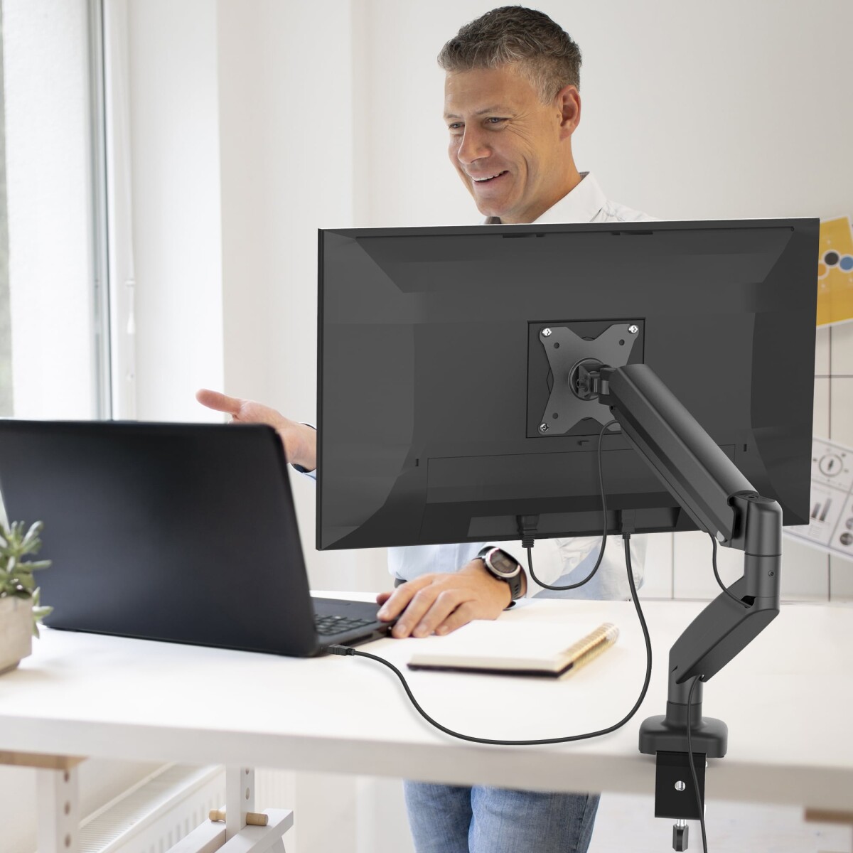 J5Create - Ergonomic Monitor Mount