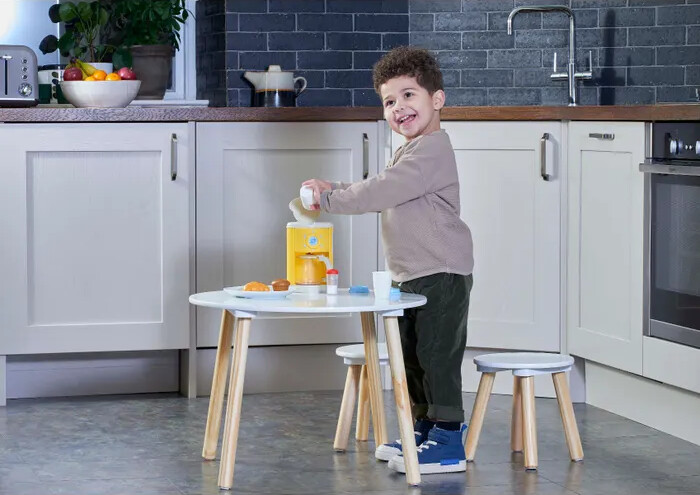 Legetøjs Kaffemaskine Med Tilbehør - Kaffe To Go - Casdon