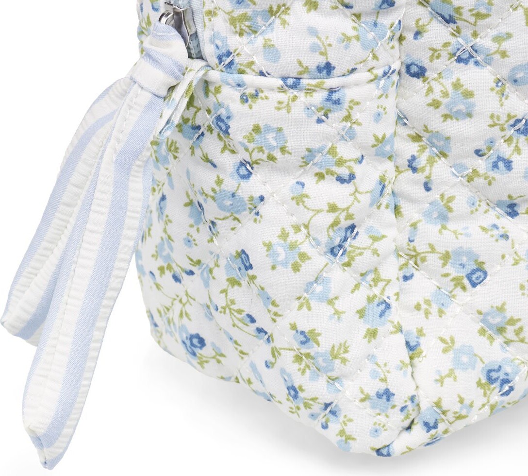 Karen - Stor Toilettaske - Blå Småblomstret Quilt