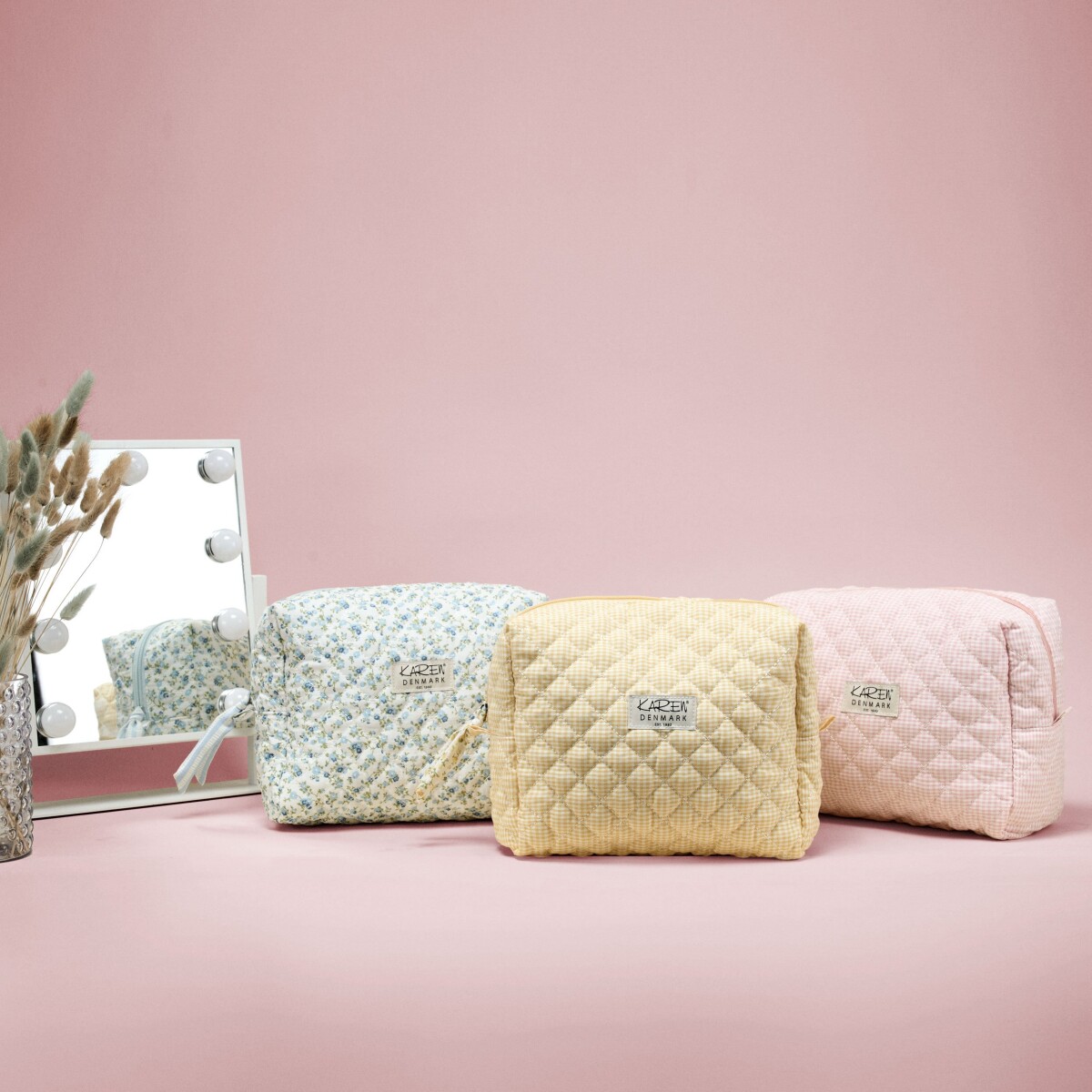 Karen - Stor Toilettaske - Gul-Ternet Quilt