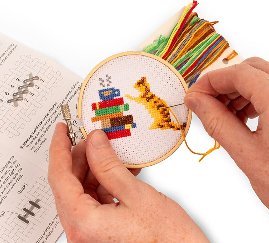 Korssting Broderi Kit - Kat - Mini - Kikkerland