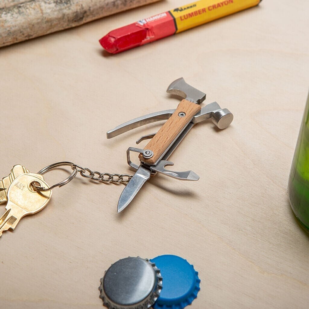 Kikkerland - Wooden Mini Axe Tool - Mini Multitool Økse Nøglering