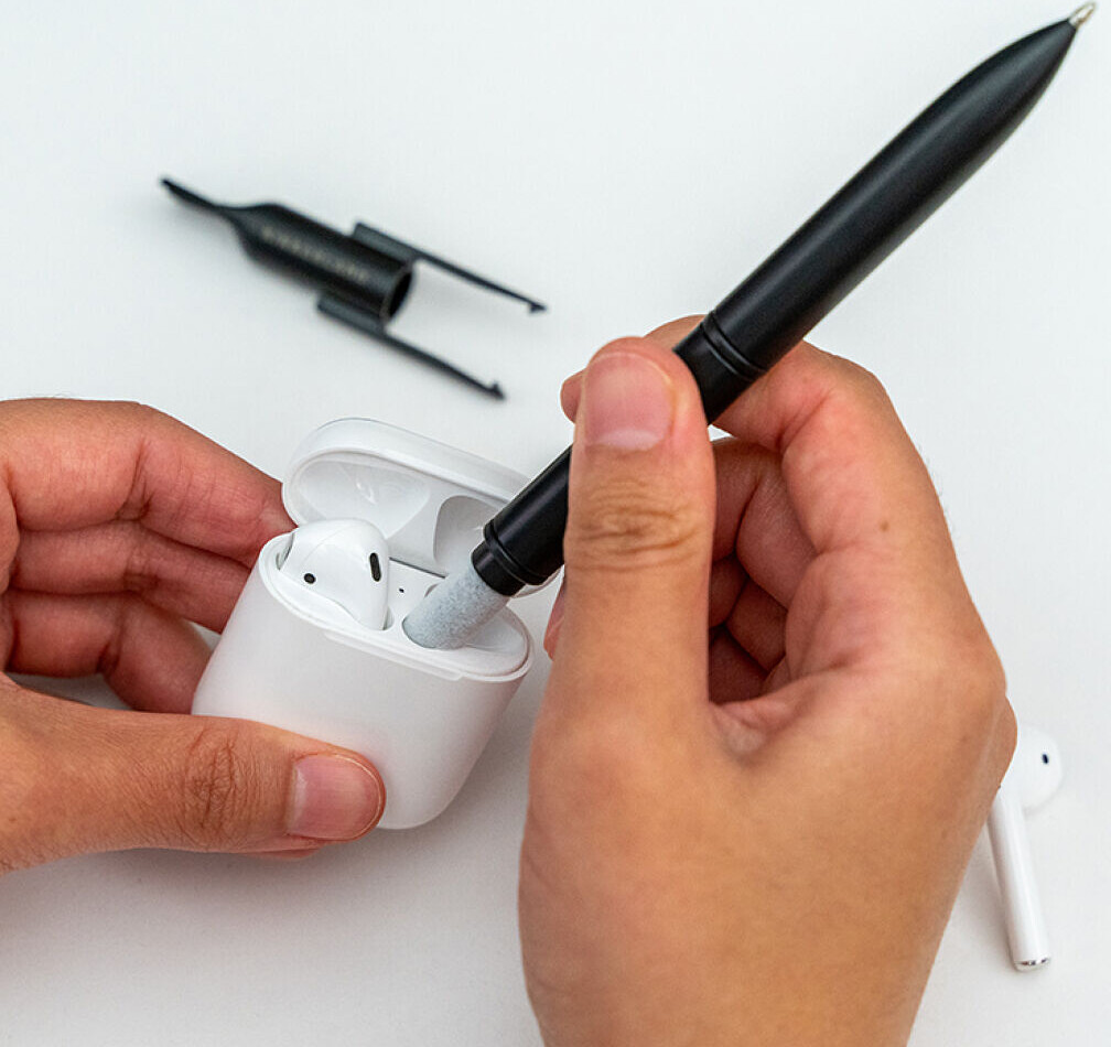 Kikkerland - Kuglepen Med Rengøringsværktøj Til Elektronik