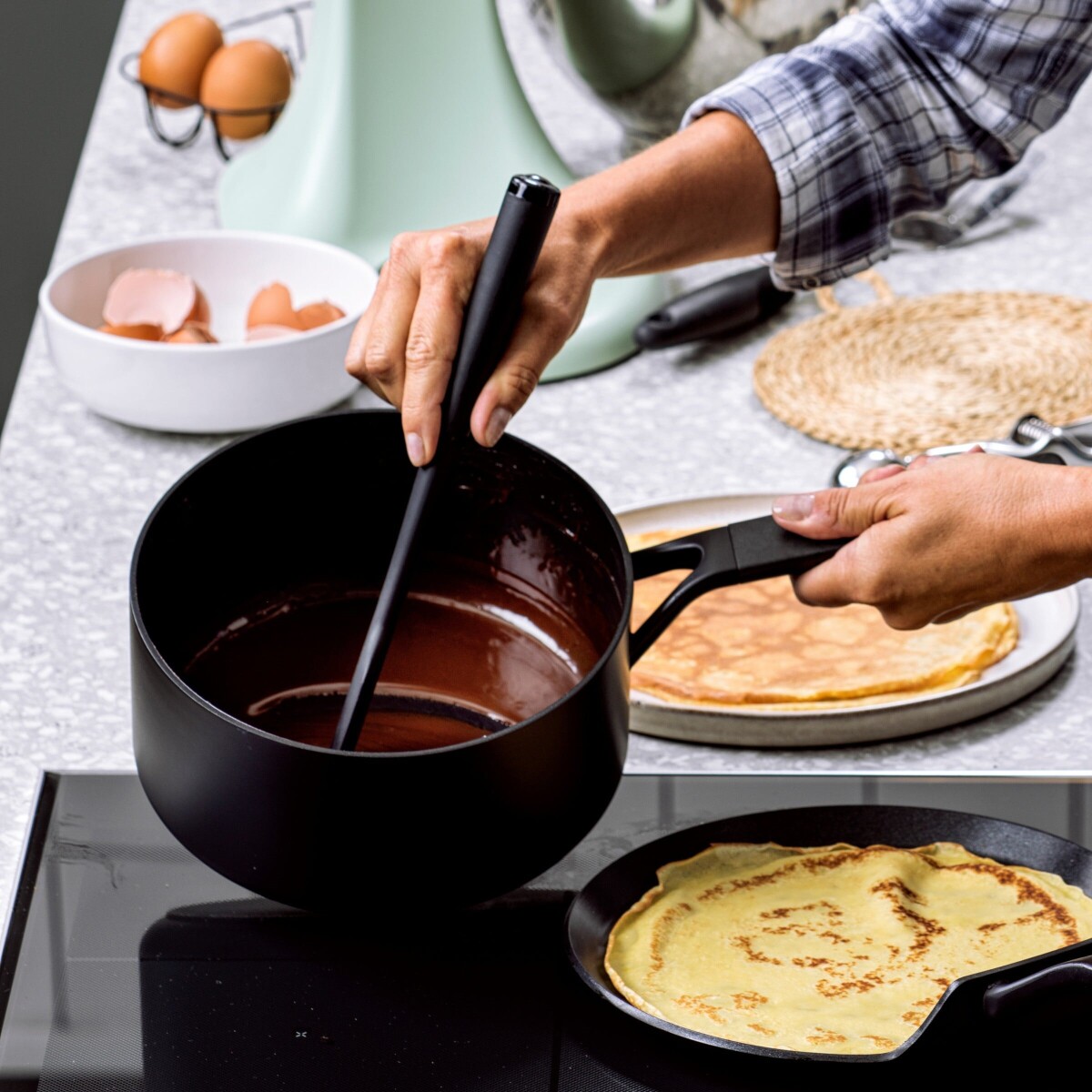 Kitchenaid - Classic Forged Saucepan - Black - 20Cm31L