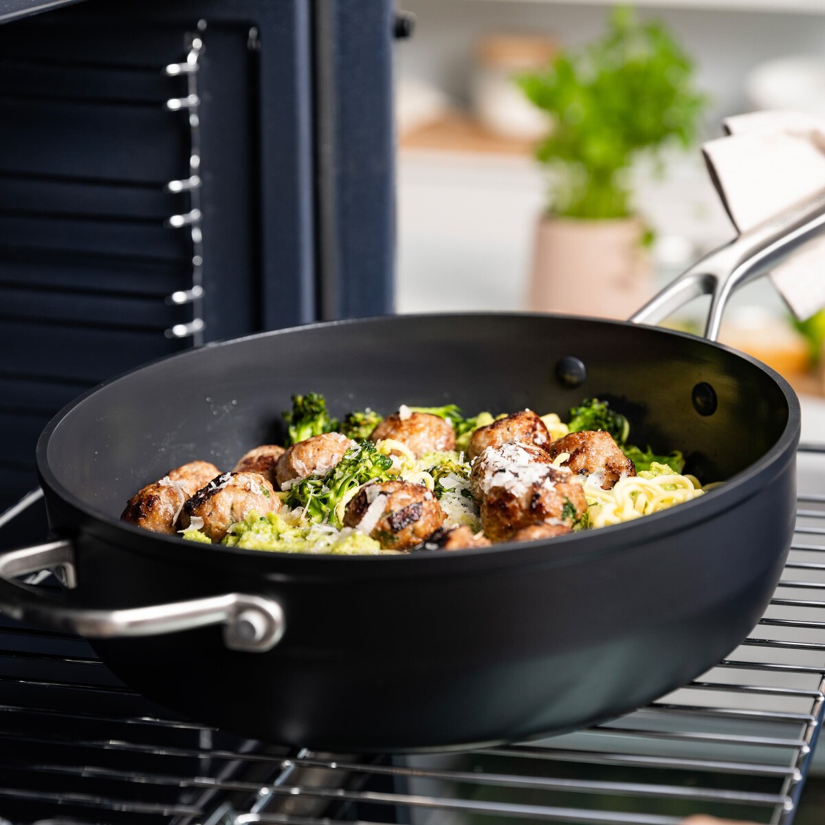 Kitchenaid - Forged Hardened Aluminium Skillet With Lid Helper Handle -
