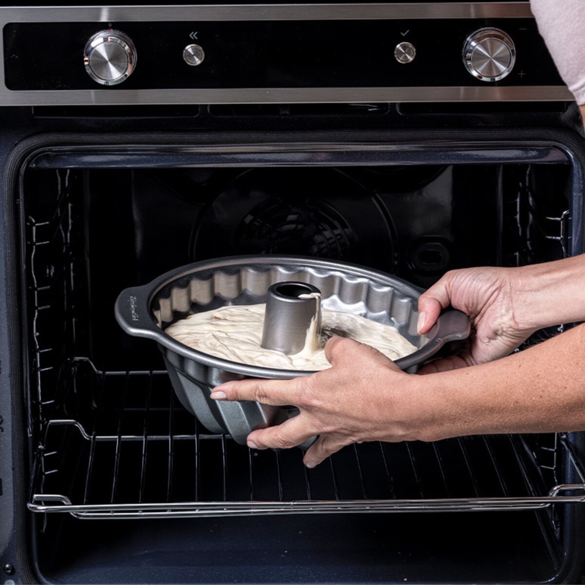 Kitchenaid - Metal Bakeware Bundtpan - Silver - 24 Cm
