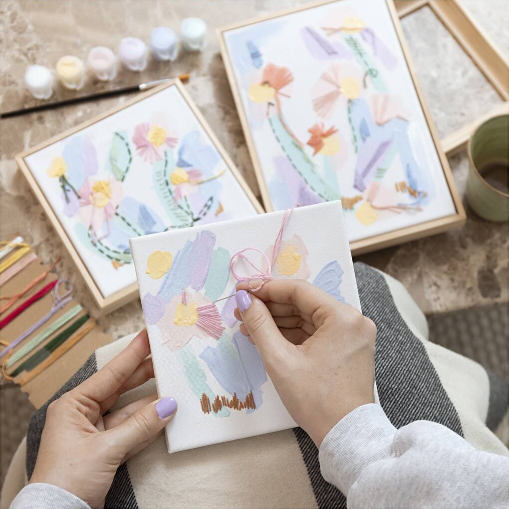 Kreativt Sæt Med Broderi - Billeder - Pastelfarver