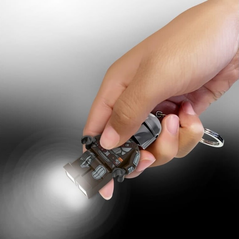 Lego Star Wars - Nøglering Med Lys - The Mandalorian - 9 Cm