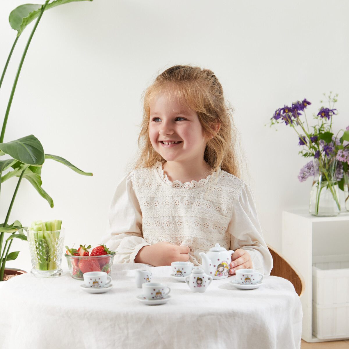 Tesæt I Porcelæn Til Børn - 12 Dele - Lillie Ellie