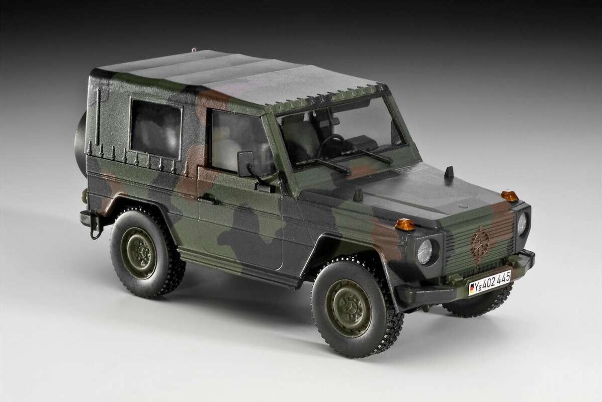 Revell - Lkw Gl Leicht Wolf Bil Byggesæt - 1 35 - Level 4 - 03277