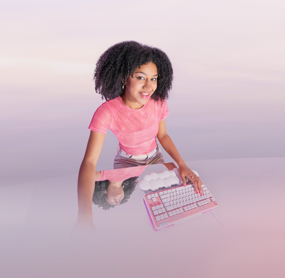 Logitech G713 - Gaming Tastatur Med Håndledsstøtte - Rgb - Hvid