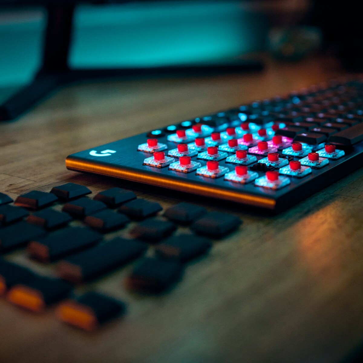 Logitech - G915 X Lightspeed Low-Profile Wireless Gaming Keyboard