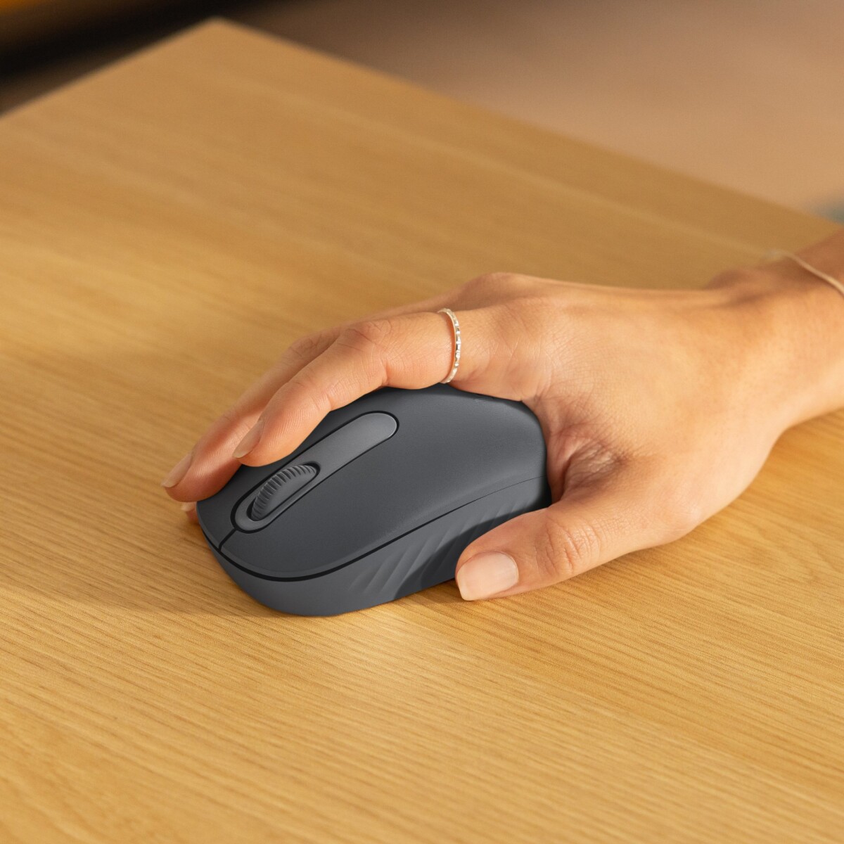 Logitech - M196 Bluetooth Mouse