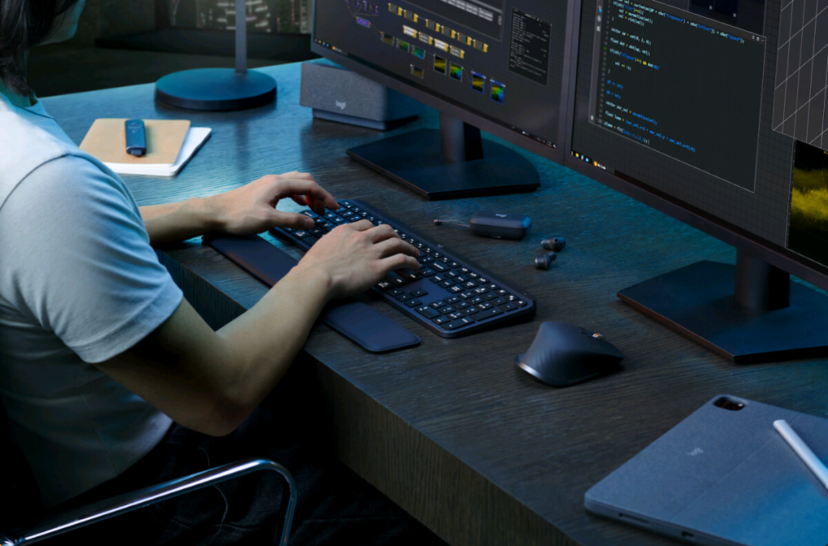 Logitech - Mx Keys S Advanced Wireless Illuminated Keyboard