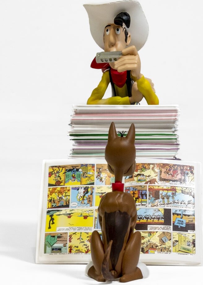 Lucky Luke Rantanplan Figurine Pile Of Albums