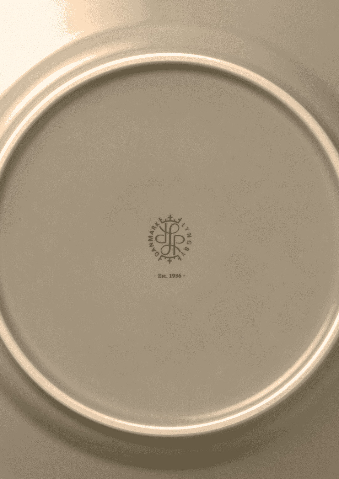 Lyngby Porcelæn - Rhombe Earth Frokosttallerken 23 Cm - Ler