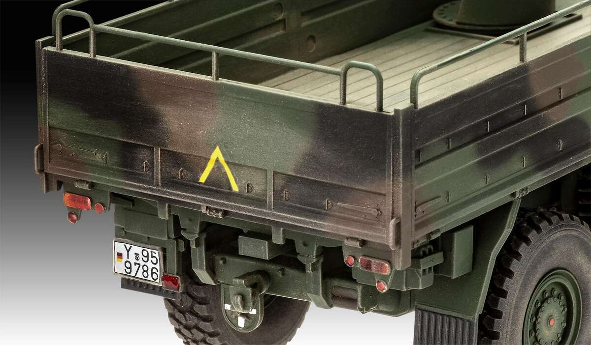 Revell - Man 10T Milgl 8X8 Truck - Byggesæt -1 35 - 03367