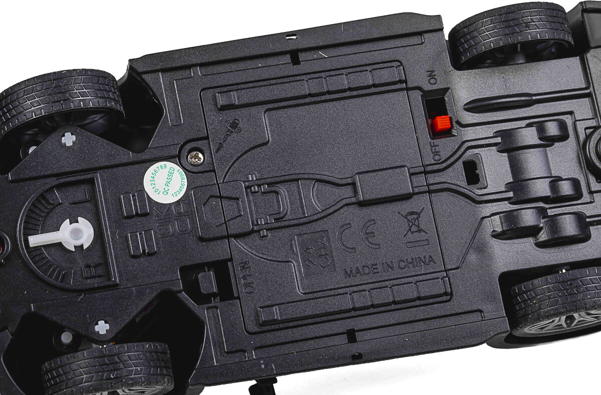 Tec-Toy - Mgs Chase - Rc Fjernstyret Bil Med Lys - 15 Kmt - Blå