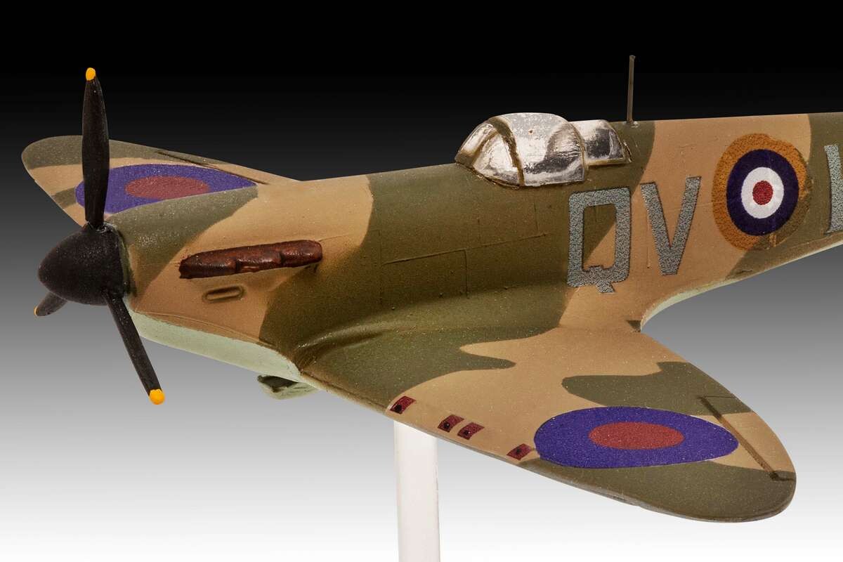 Revell - Spitfire Mkia Og Hurricane Mki - 1 144 - Level 3 - 63771
