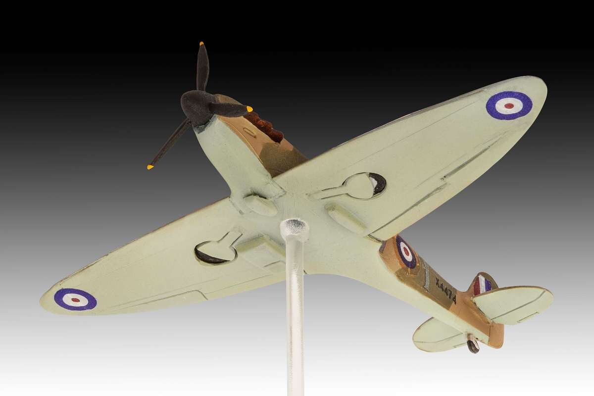 Revell - Spitfire Mkia Og Hurricane Mki - 1 144 - Level 3 - 63771