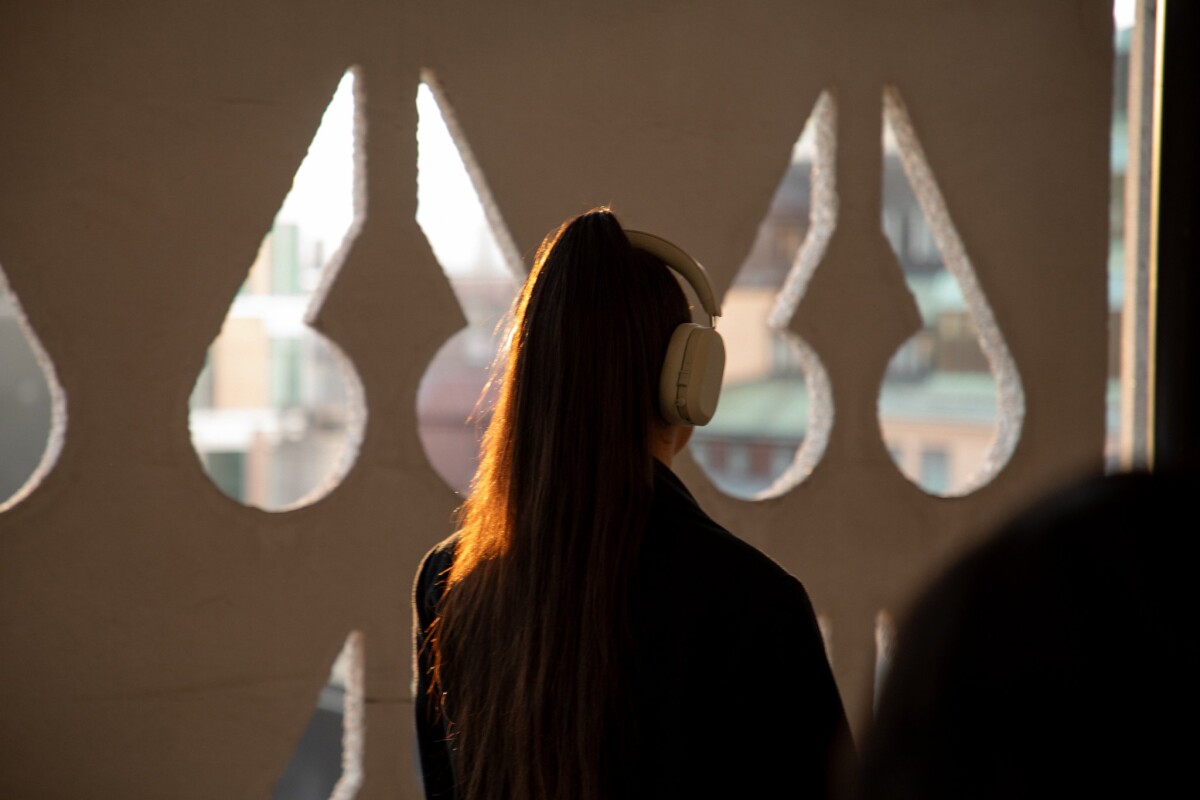 Mondo By Defunc - On-Ear Bluetooth Høretelefoner - Greige