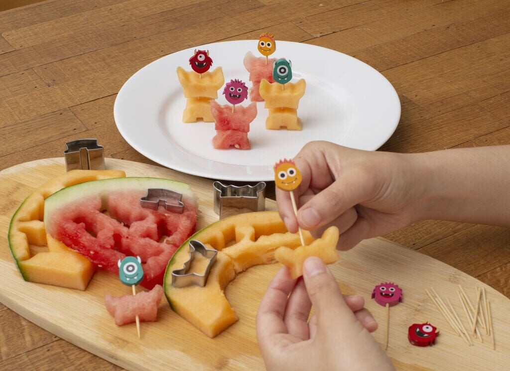 Kikkerland - Frugtskærer Udstikker Sæt Med Monstre