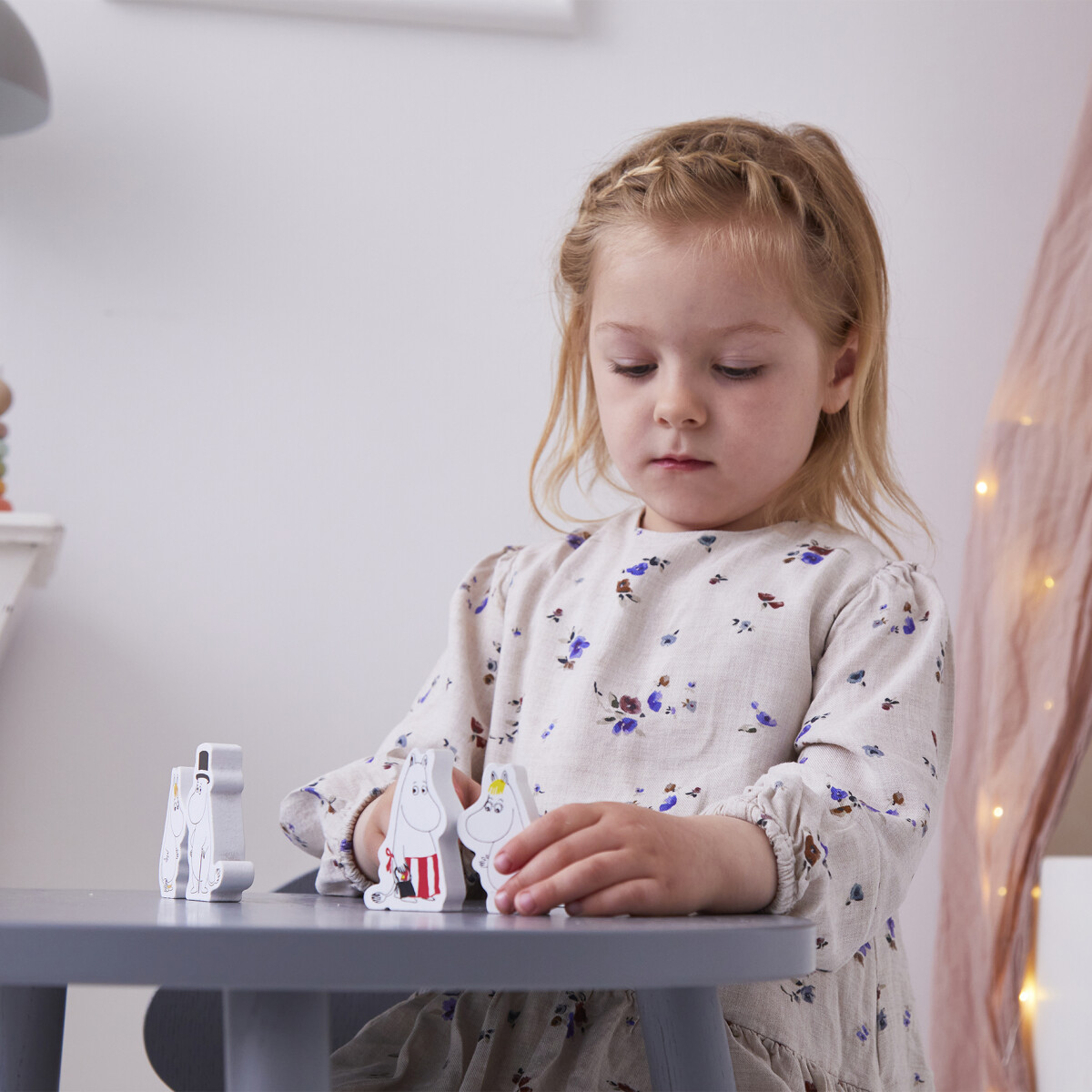 Moomin Legesæt Med Træfigurer Og Legescene - Barbo Toys