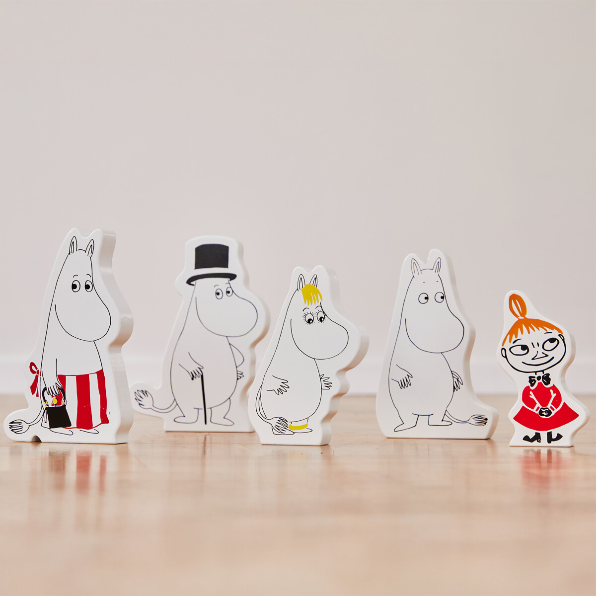 Moomin Legesæt Med Træfigurer Og Legescene - Barbo Toys