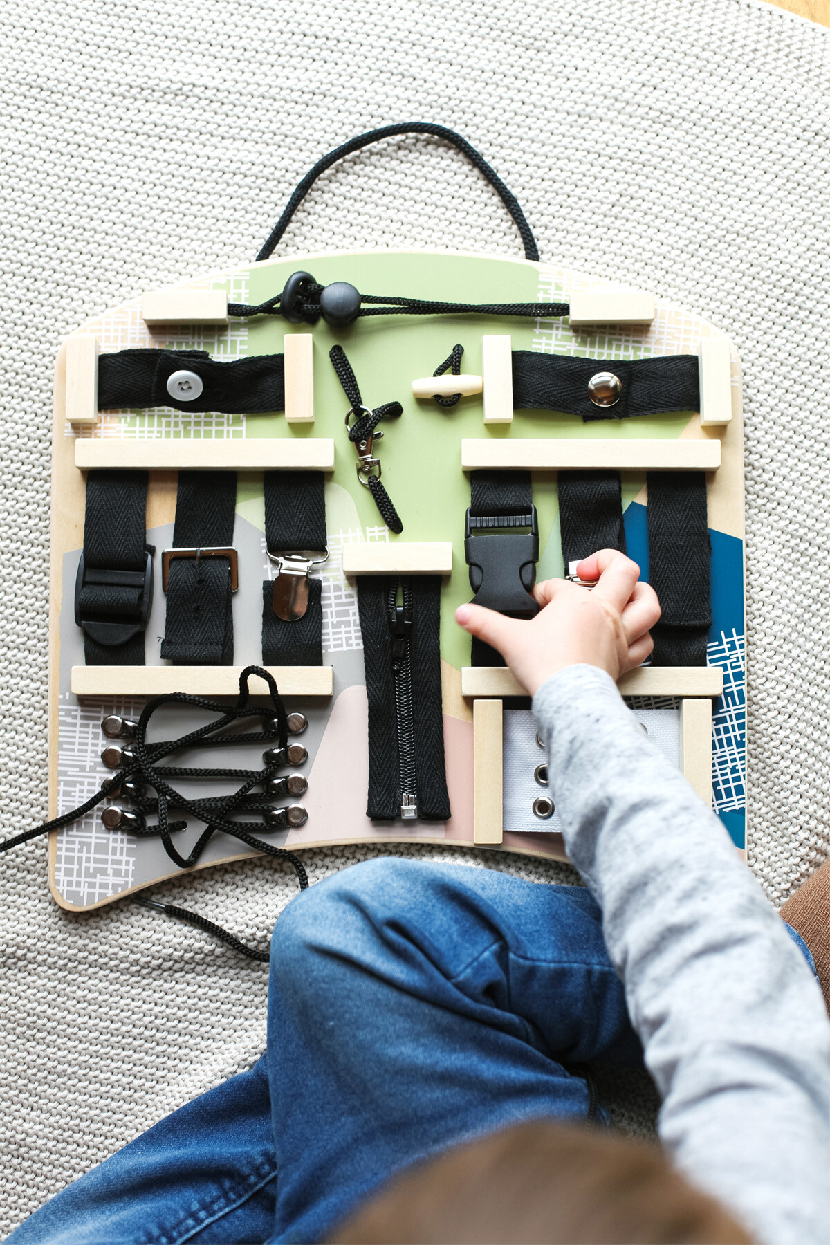 Motorik Og Aktivitetsbræt - Lynlås Snørebånd Og Spænder - Small Foot