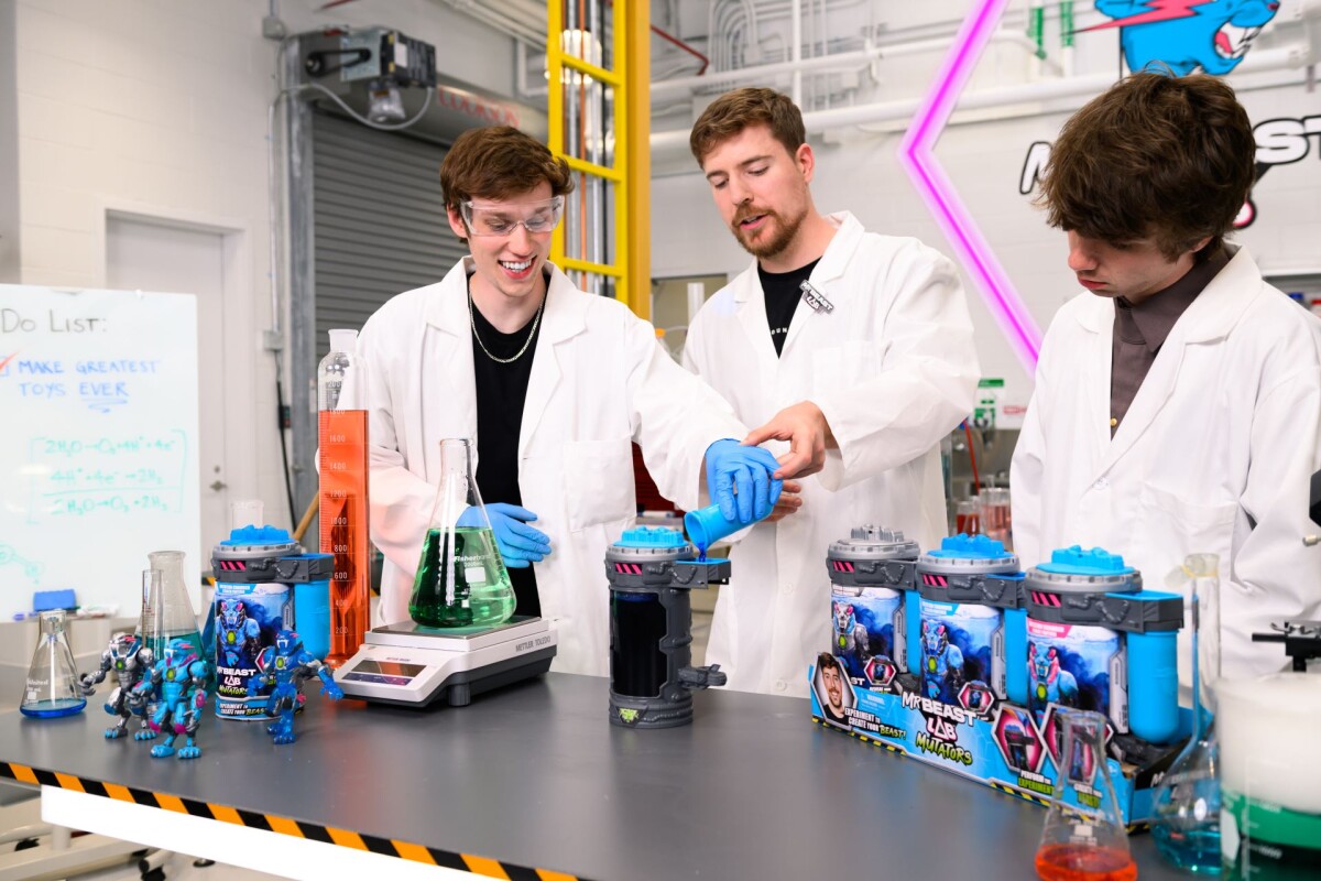Mr Beast Lab Mutator Action Figur -Metalic Panther