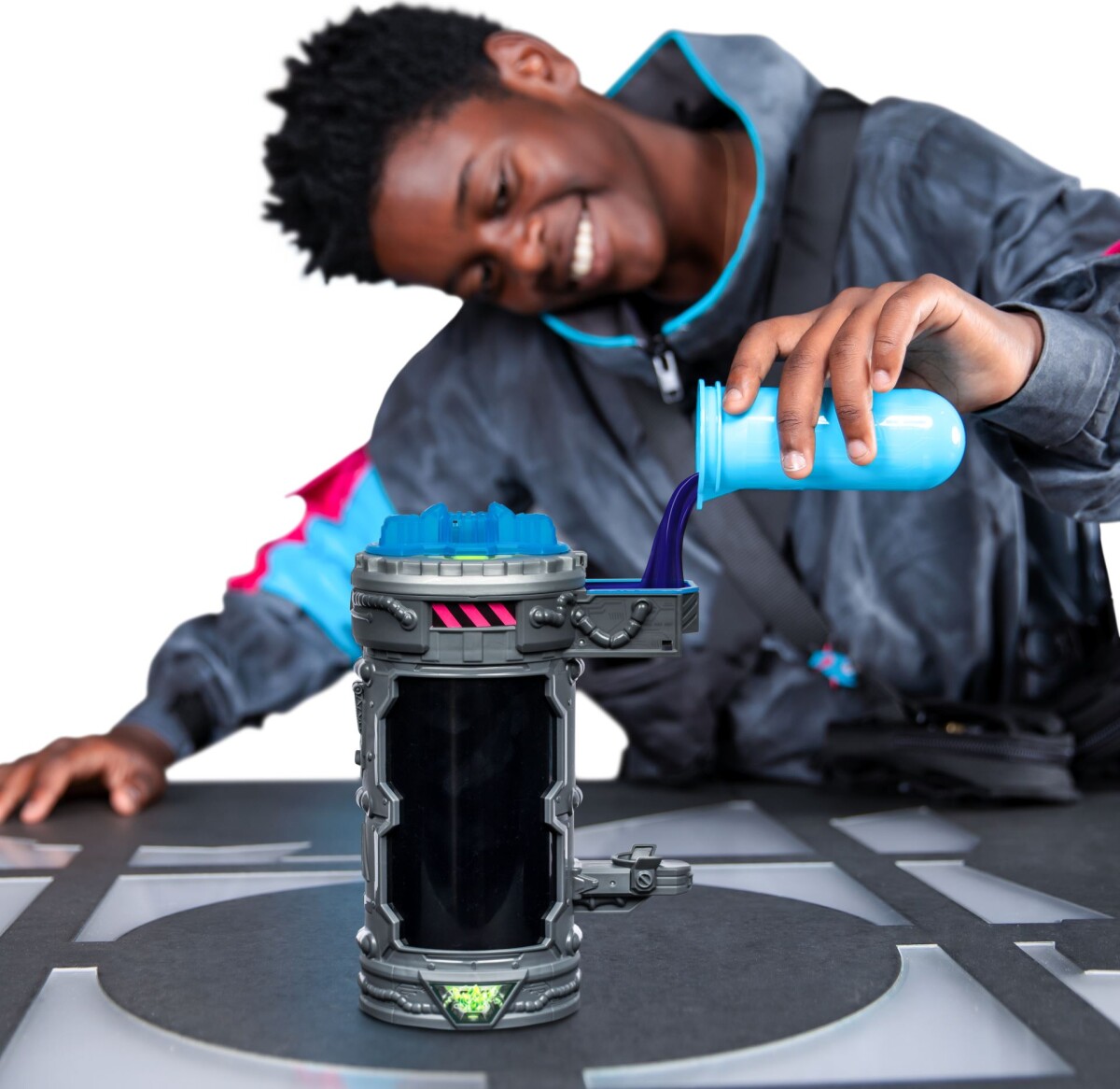 Mr Beast Lab - Mutator Action Figur -Stealth Panther