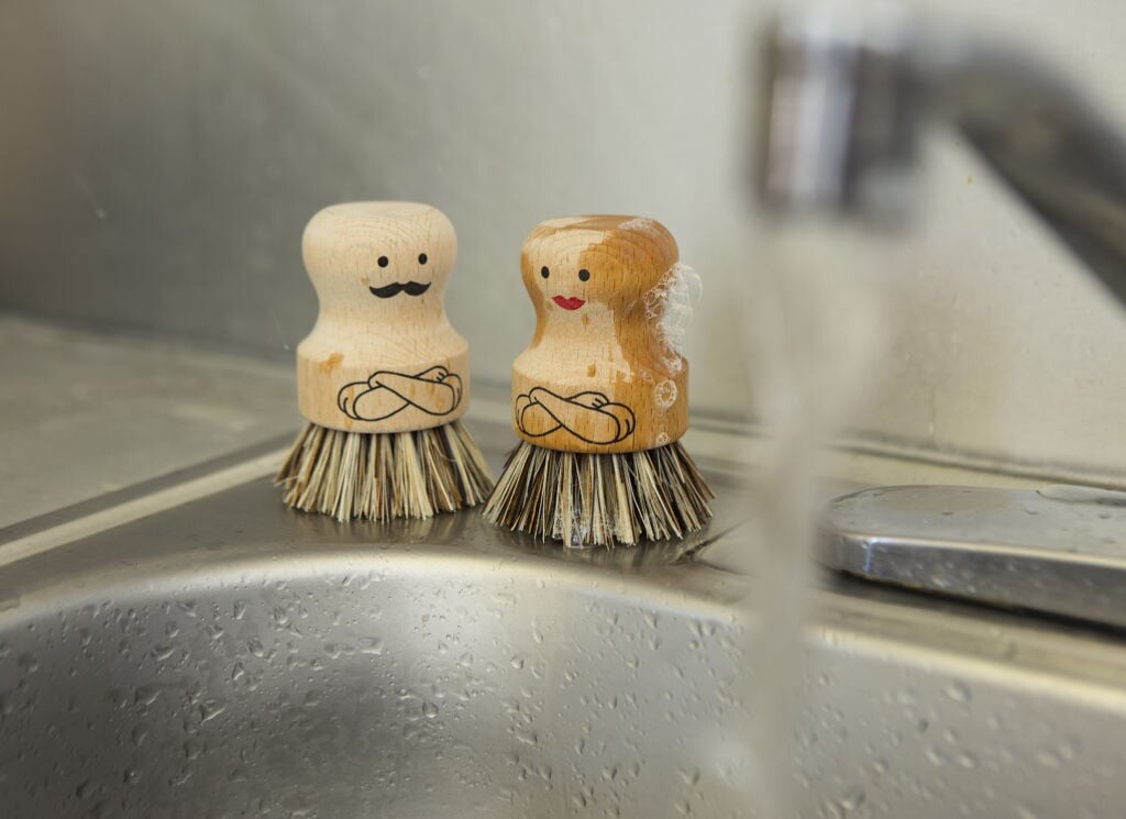 Kikkerland - Opvaskebørster - Scrubbing People - Mr Mrs - Assorteret