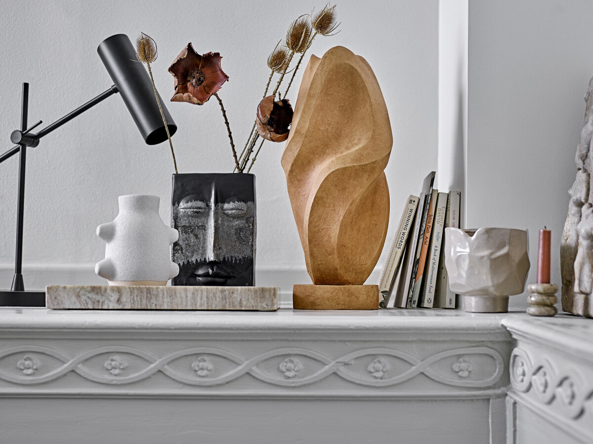 Bloomingville - Nasru Vase - Sort - Stentøj - H 22 Cm