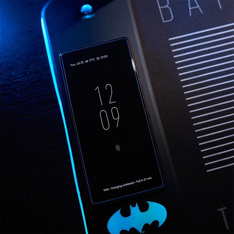 Numskull Batman - Oversize Gaming Mat Mobile Charger