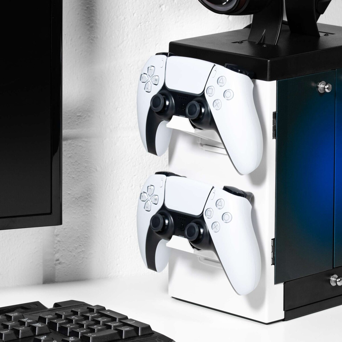 Numskull - Ps5 Spil Holder - Controller Headset Stand - Blå Hvid