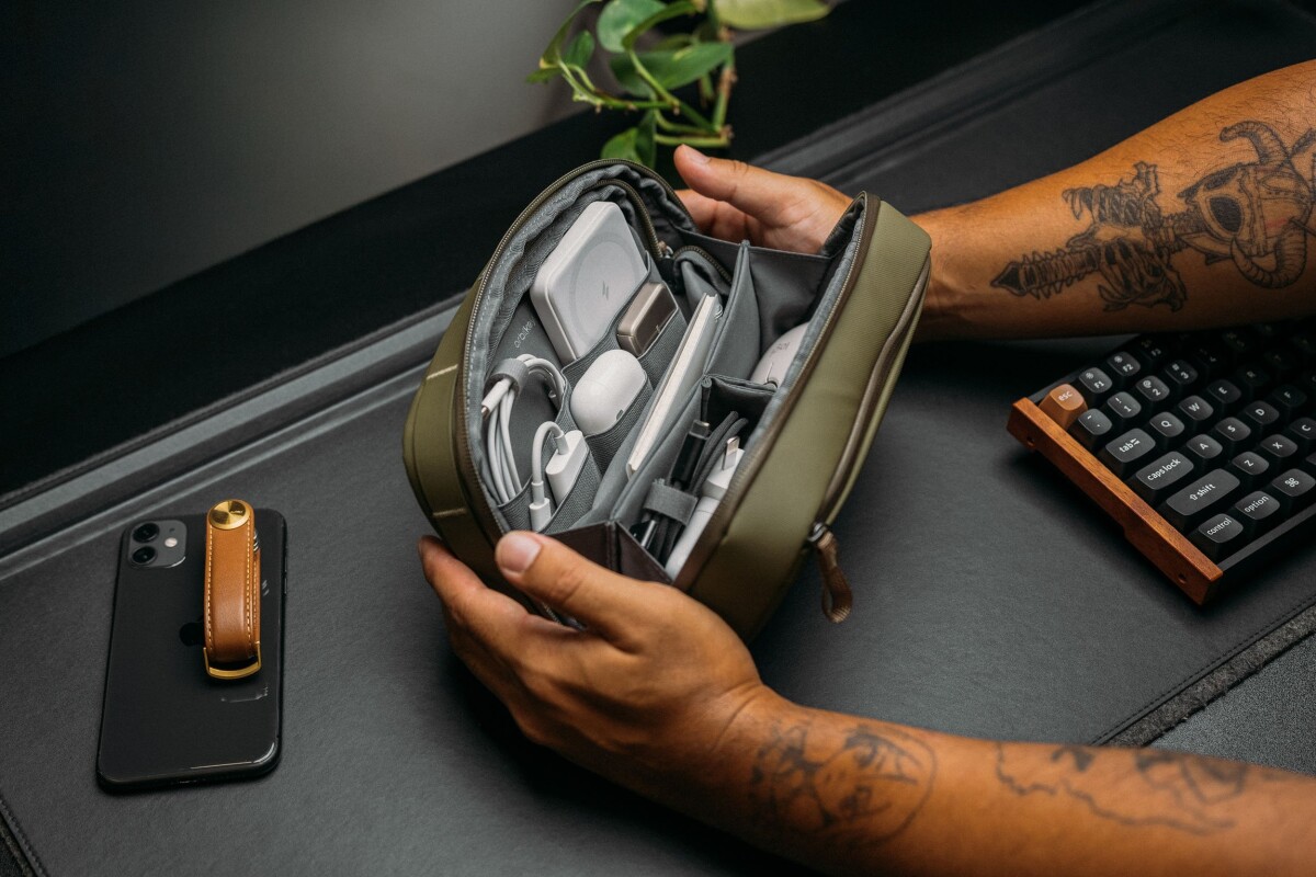 Orbitkey - 2-In-1 Tech Pouch - Olive