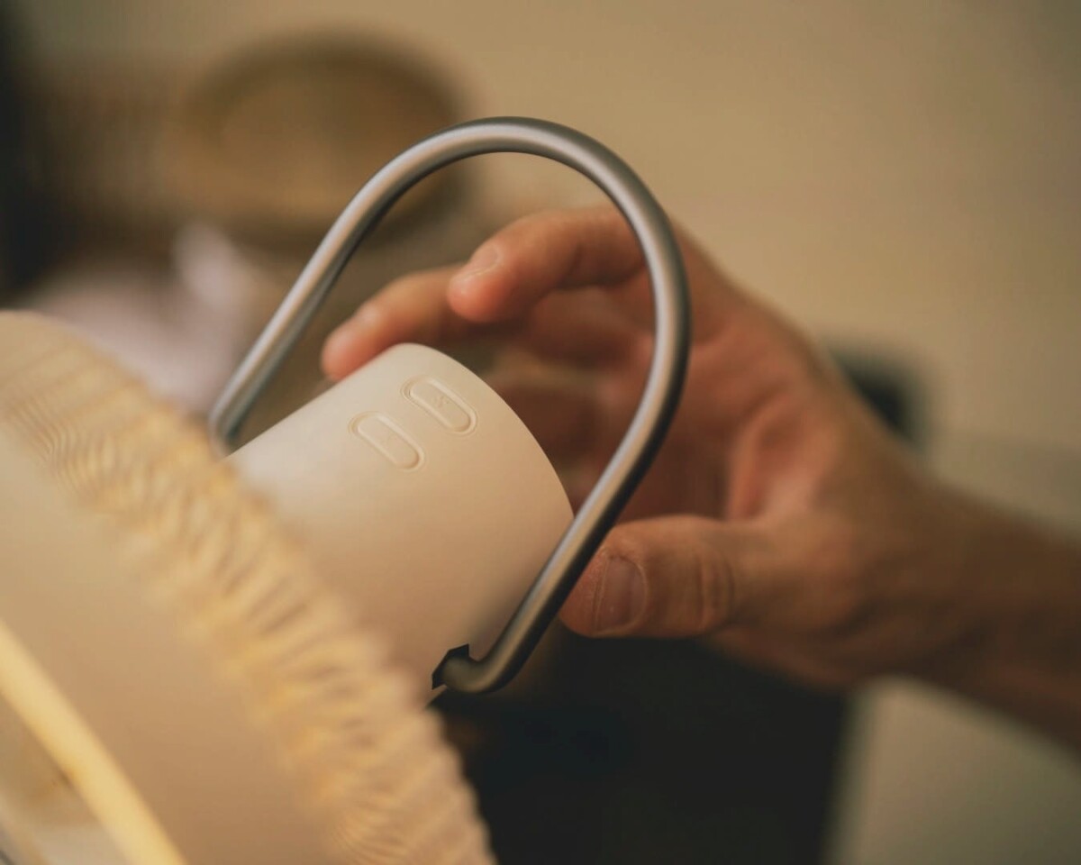 Outwell - Eryon Genopladelig Ventilator Med Led Lys