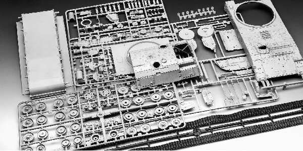 Revell - Panzerhaubitze 2000 Tank Byggesæt - 1 35 - Level 4 - 03279